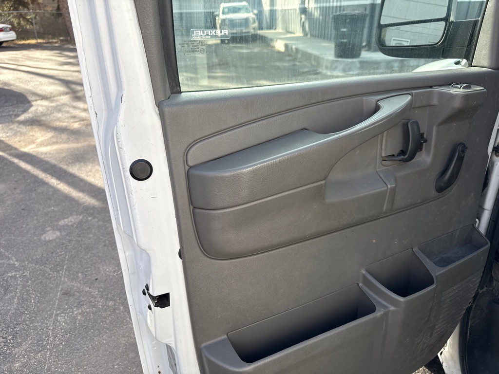 2012 Chevrolet Express Image 11