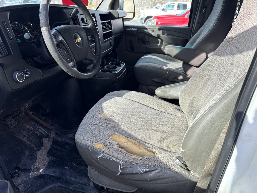 2012 Chevrolet Express Image 12