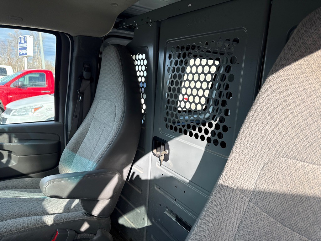 2012 Chevrolet Express Image 15