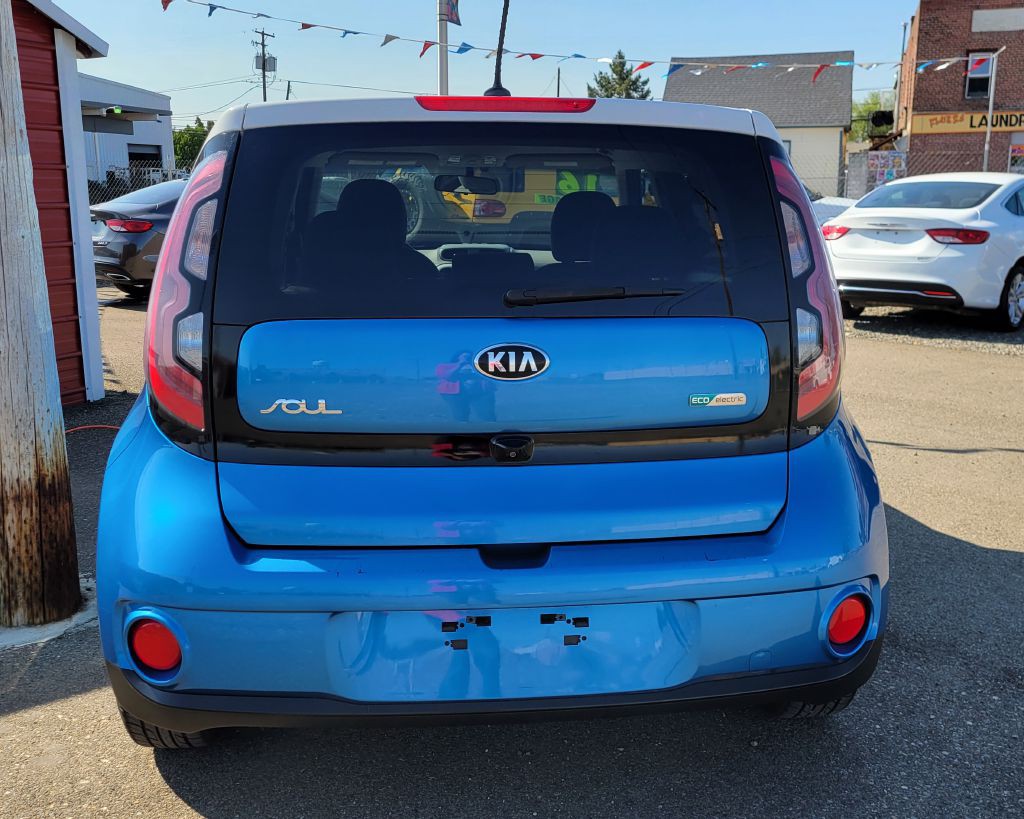 2016 Kia Soul Image 2