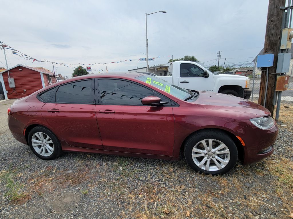 2015 Chrysler 200 Image 13