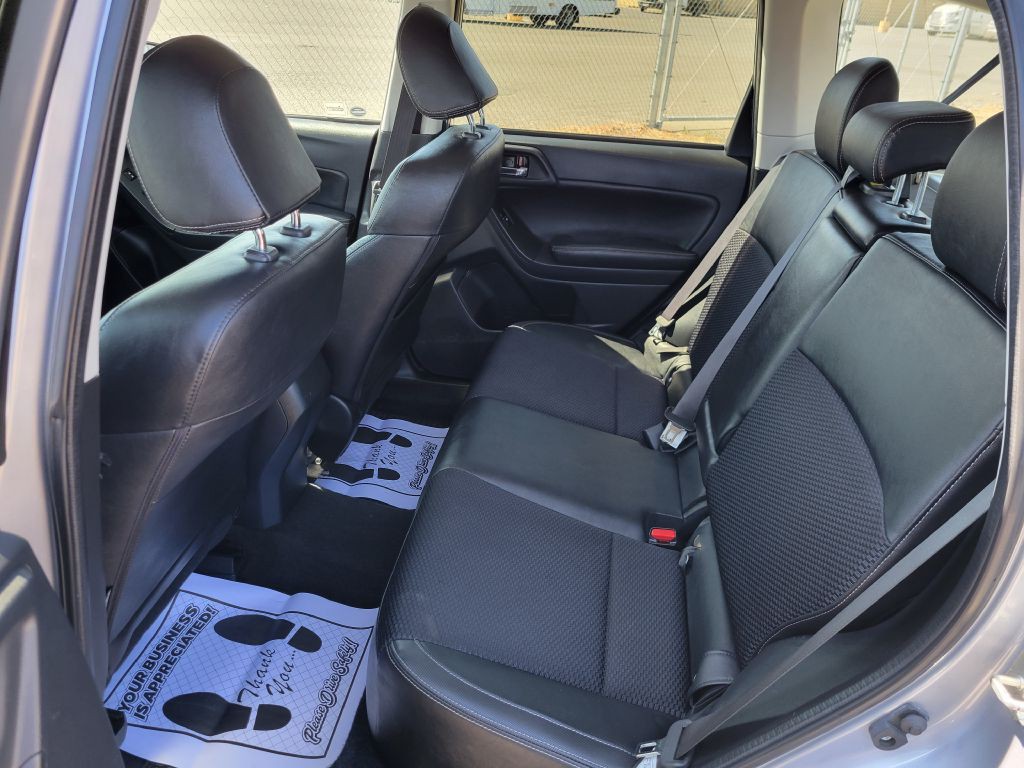 2017 Subaru Forester Image 4