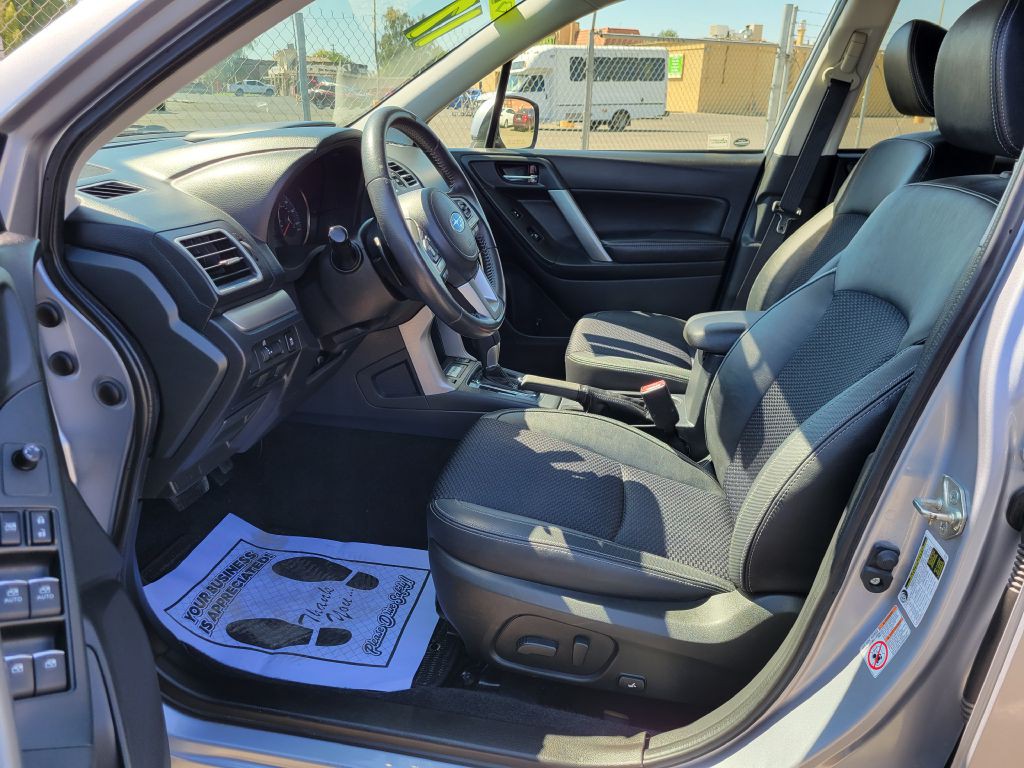 2017 Subaru Forester Image 6