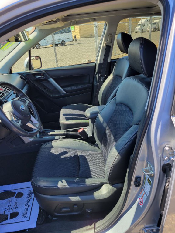 2017 Subaru Forester Image 7