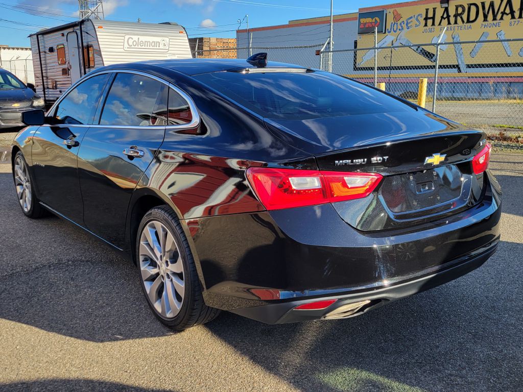 2017 Chevrolet Malibu Image 3