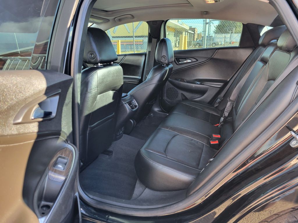 2017 Chevrolet Malibu Image 5