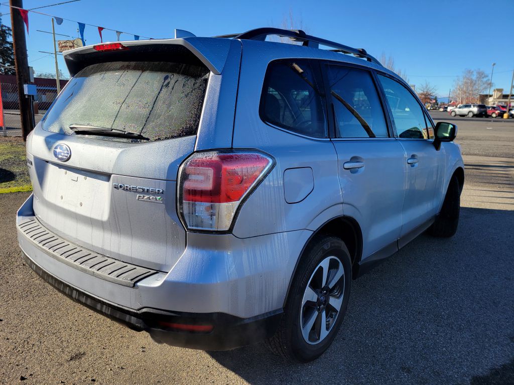 2017 Subaru Forester Image 3