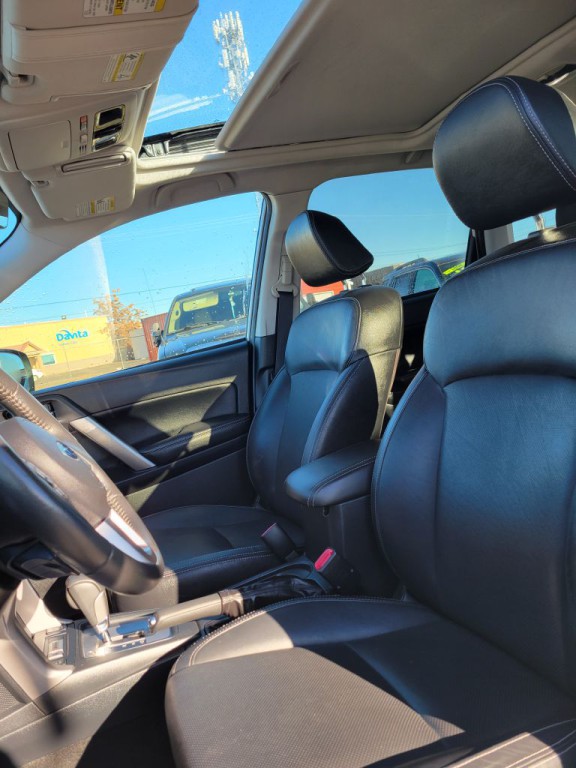 2017 Subaru Forester Image 6