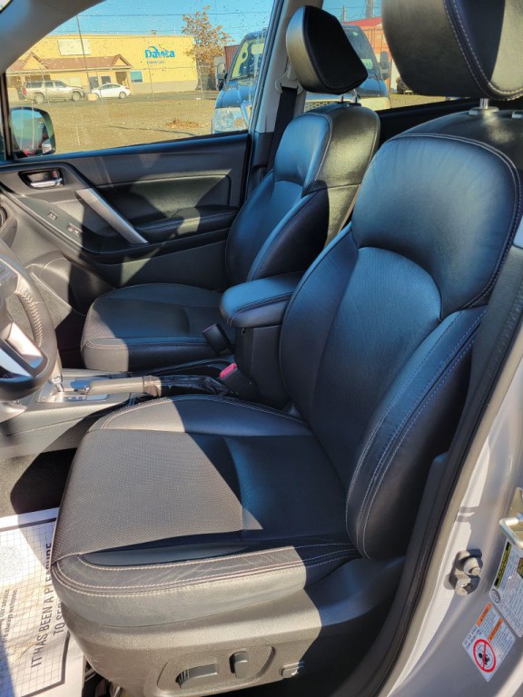 2017 Subaru Forester Image 9