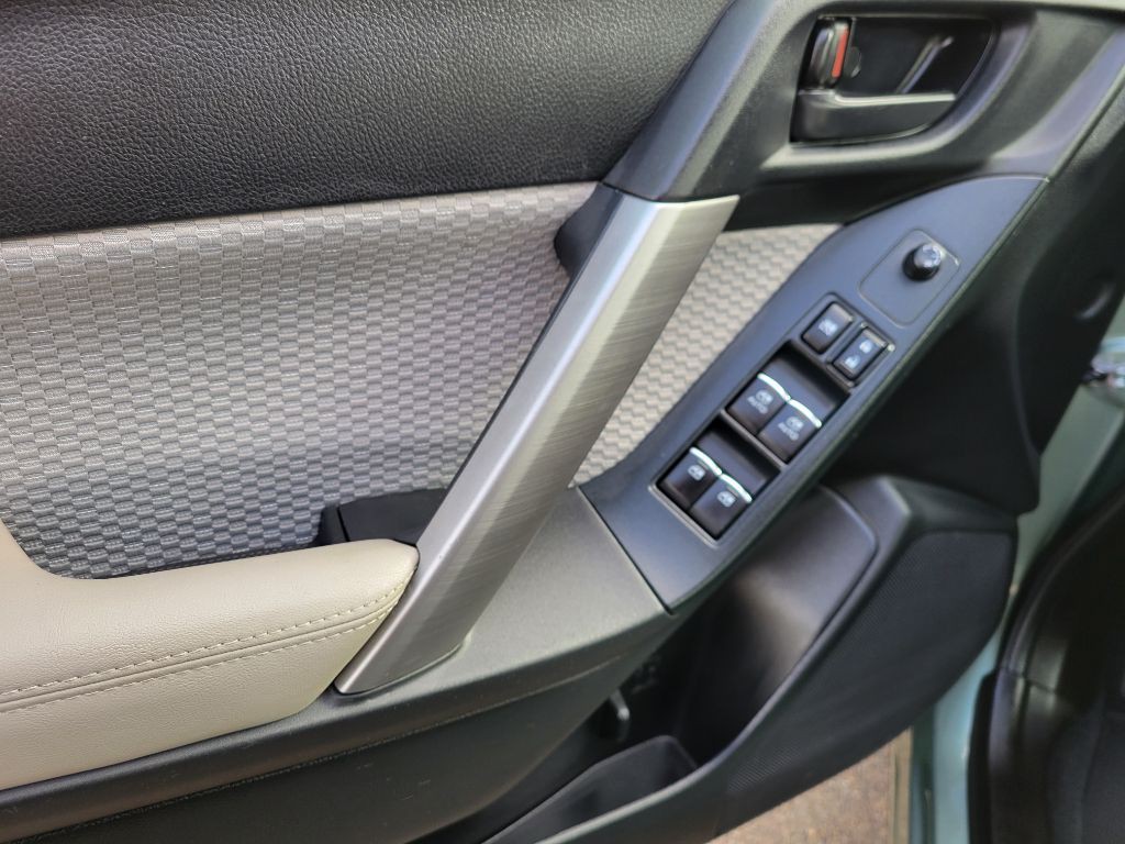 2018 Subaru Forester Image 6