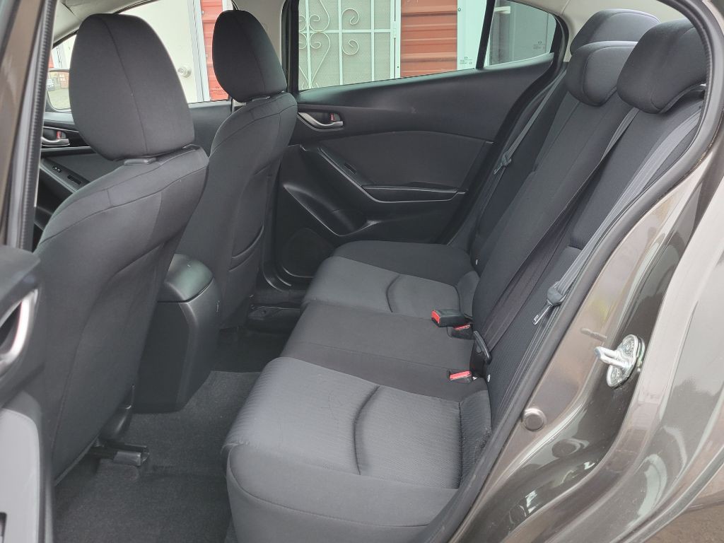 2015 Mazda Mazda3 Image 4
