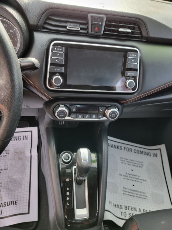 2020 Nissan Versa Image 12