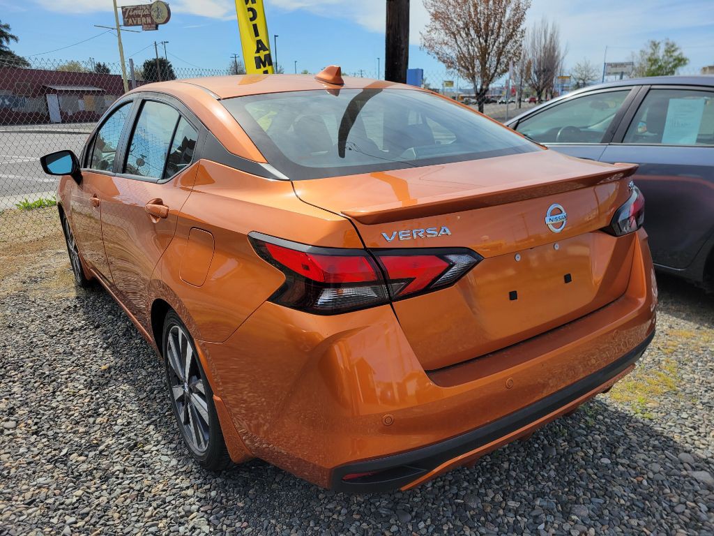 2020 Nissan Versa Image 3
