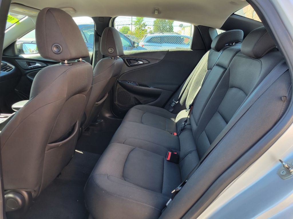 2018 Chevrolet Malibu Image 7