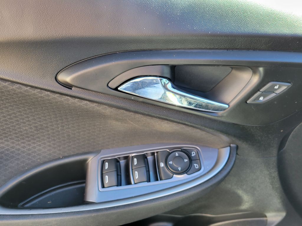 2018 Chevrolet Malibu Image 8