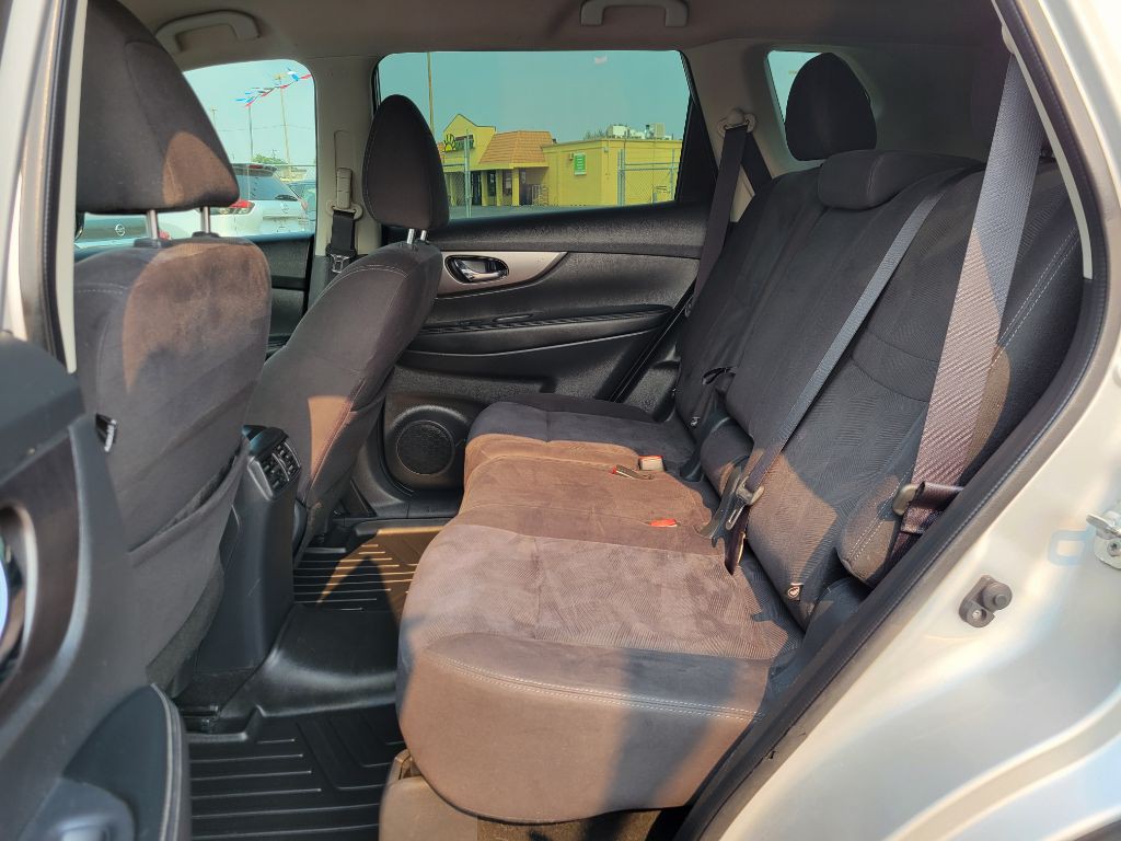 2016 Nissan Rogue Image 6