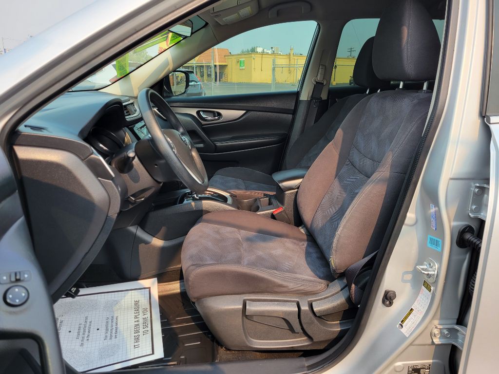 2016 Nissan Rogue Image 8