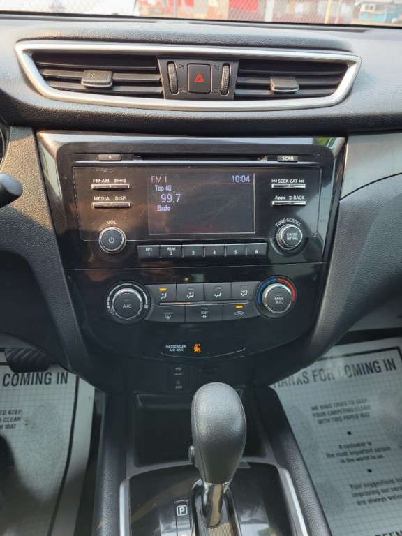 2016 Nissan Rogue Image 12