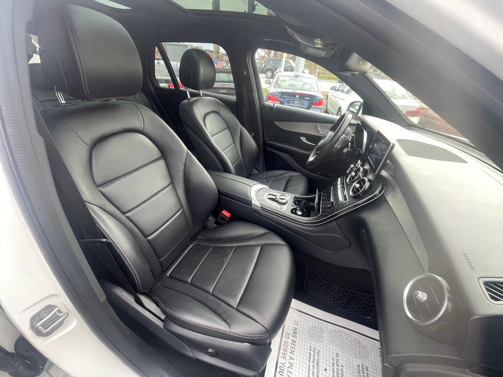 2019 Mercedes-Benz GLC-Class Image 25