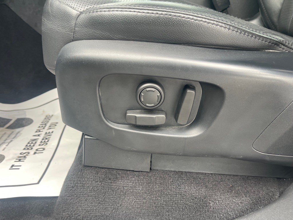 2017 Land Rover Discovery Image 31