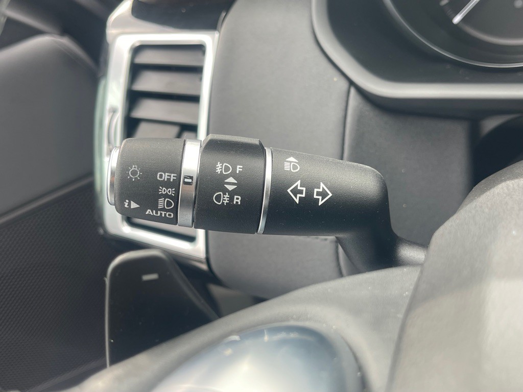 2017 Land Rover Discovery Image 36