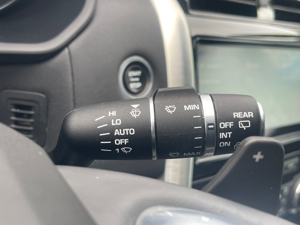 2017 Land Rover Discovery Image 37