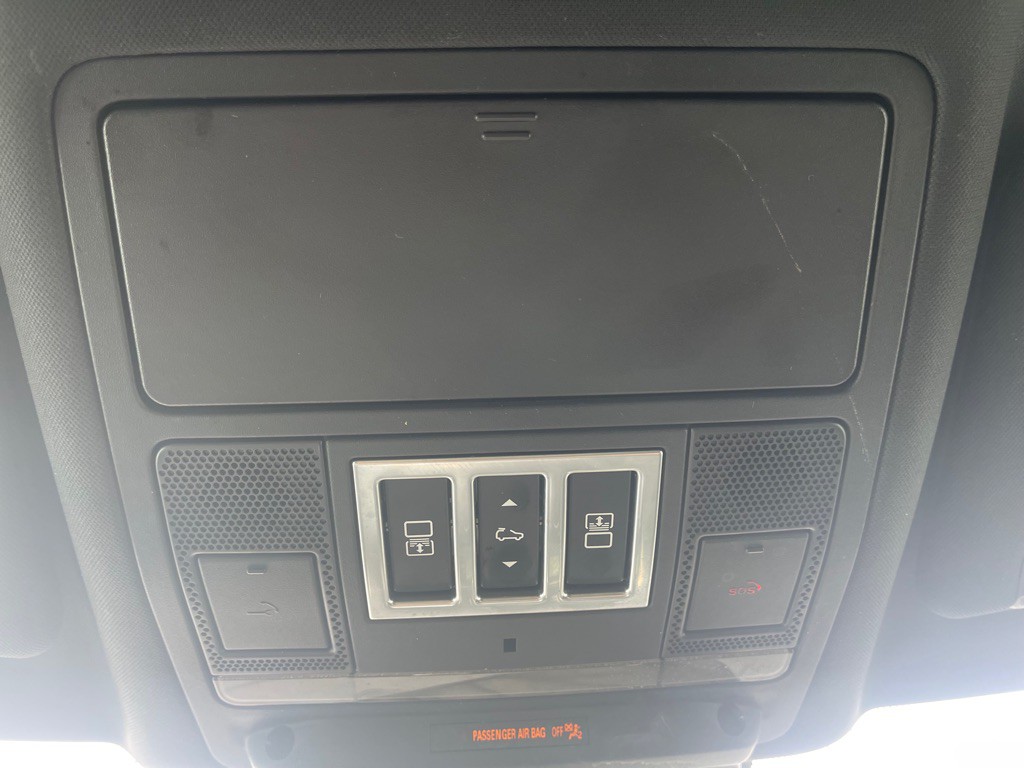 2017 Land Rover Discovery Image 47