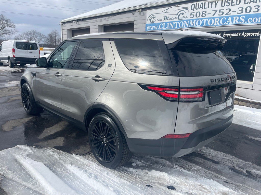 2017 Land Rover Discovery Image 3