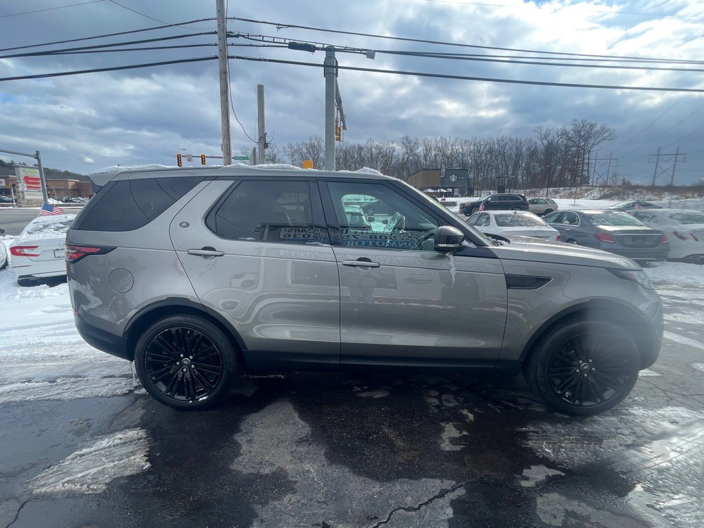 2017 Land Rover Discovery Image 6