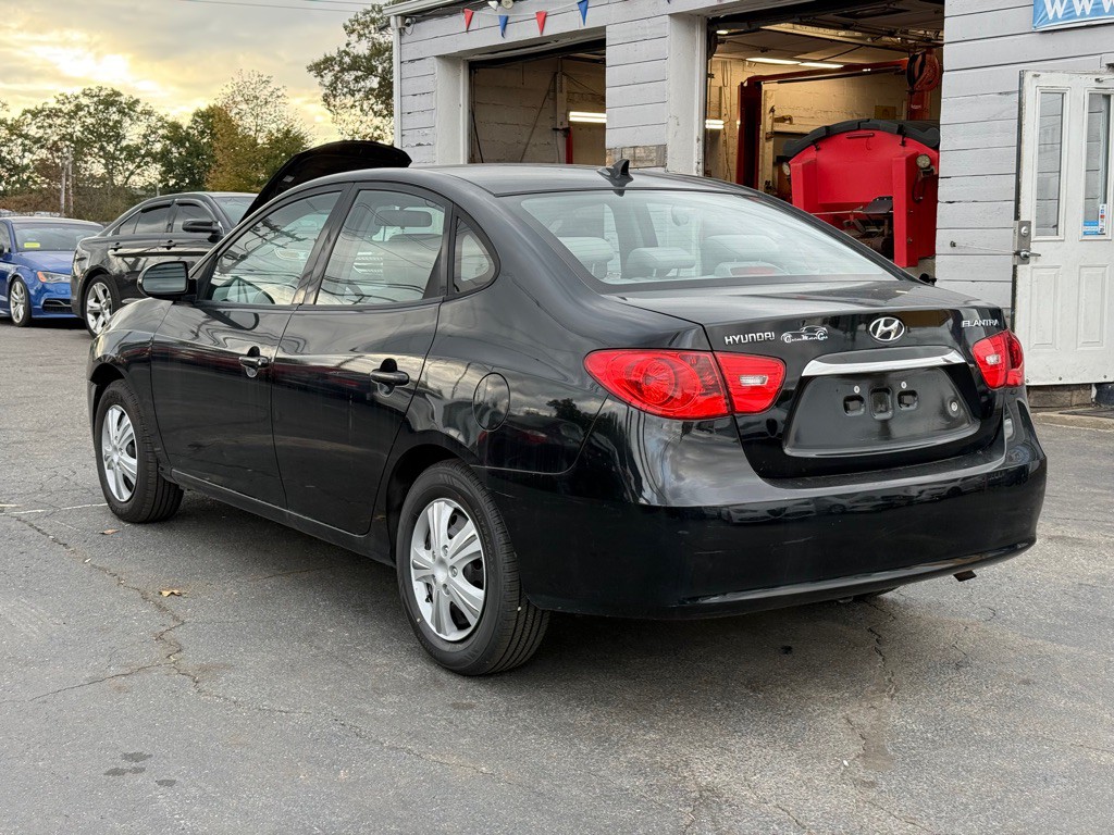 2010 Hyundai Elantra Image 3