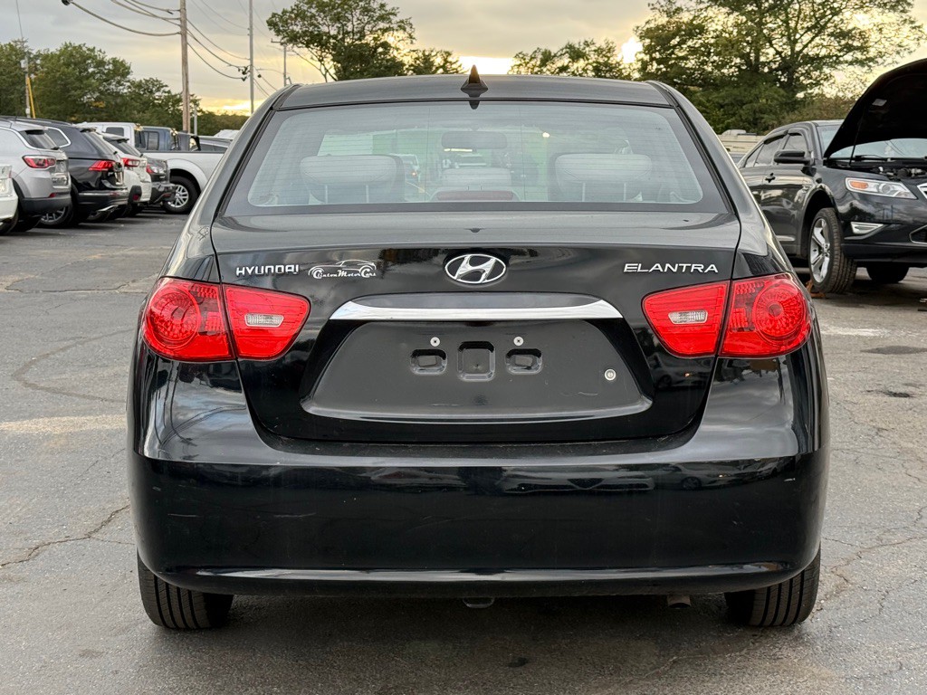 2010 Hyundai Elantra Image 4