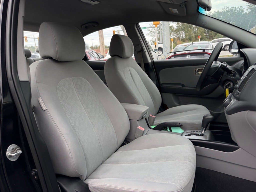 2010 Hyundai Elantra Image 11