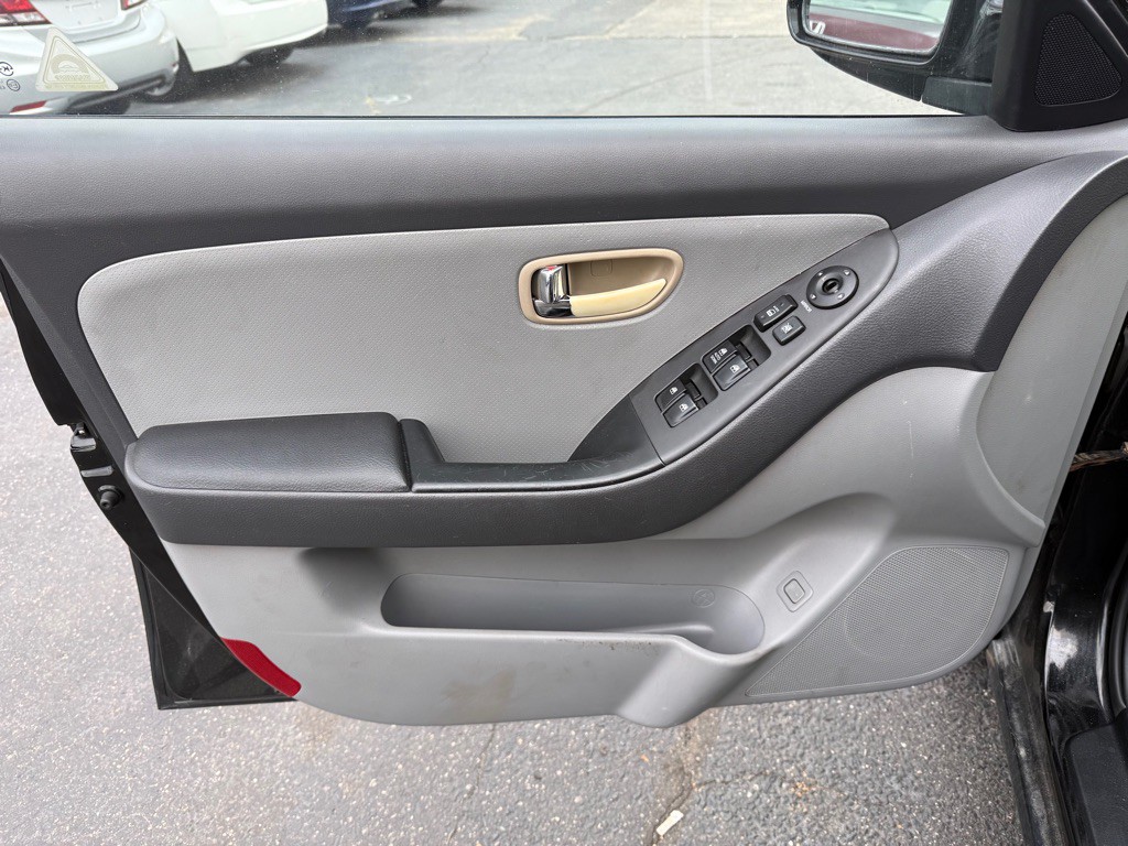 2010 Hyundai Elantra Image 23