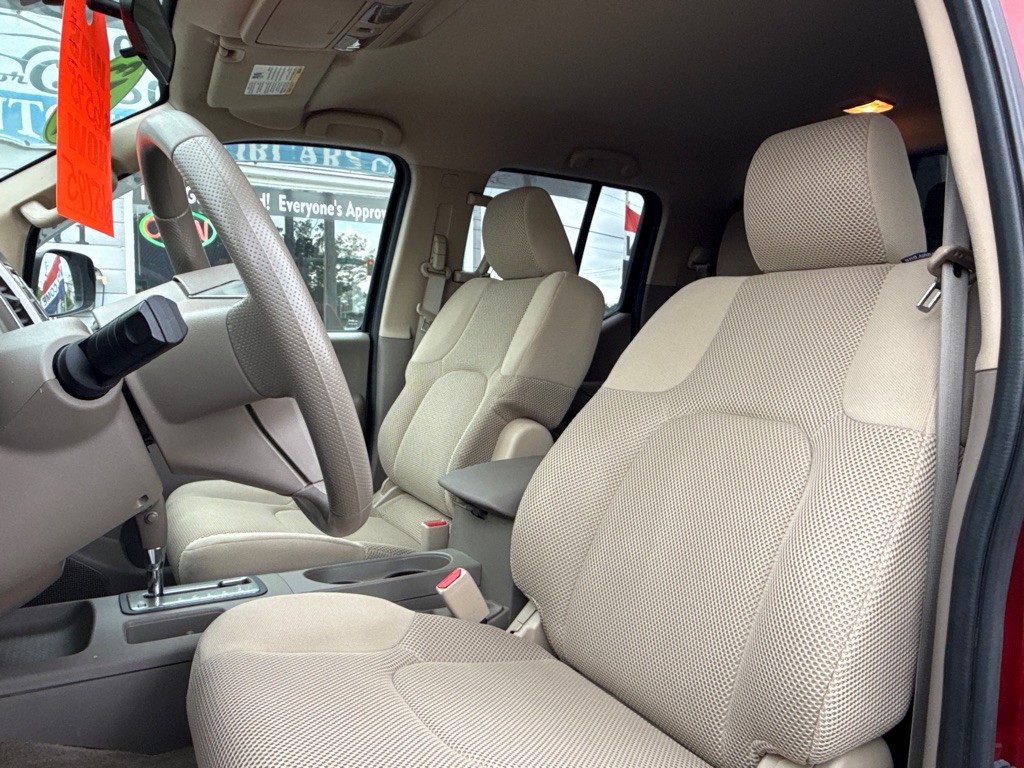 2013 Nissan Frontier Image 11