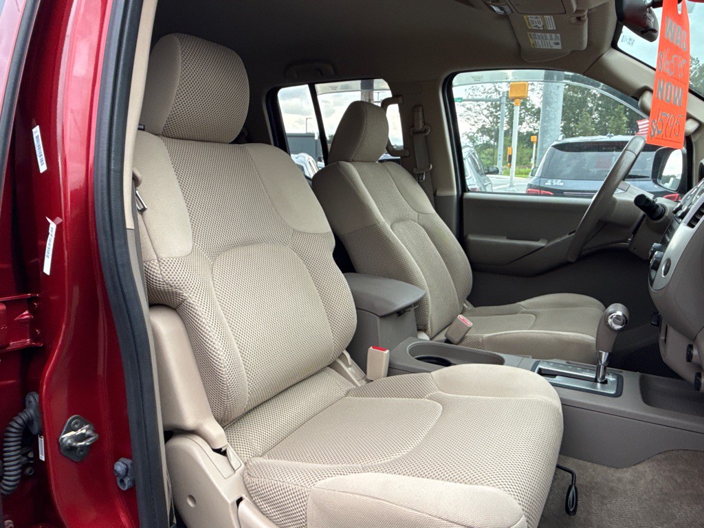 2013 Nissan Frontier Image 13