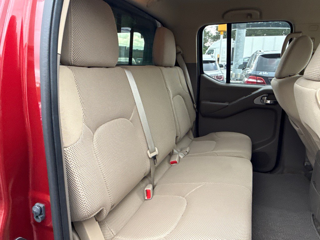 2013 Nissan Frontier Image 15