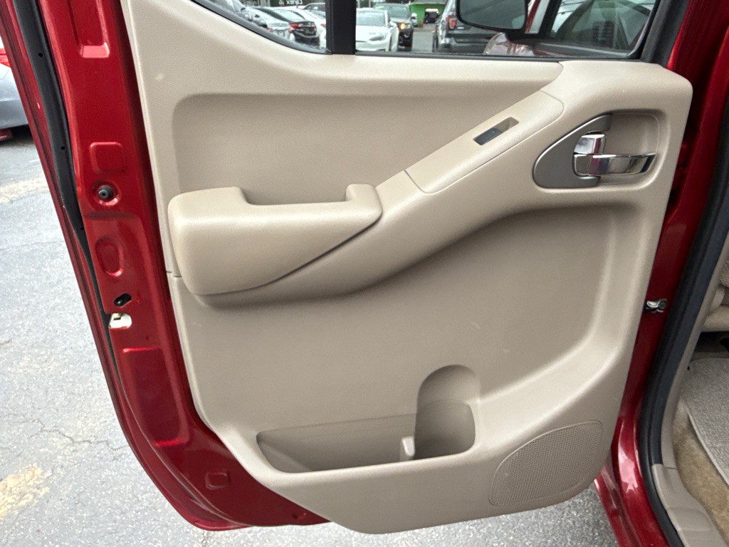 2013 Nissan Frontier Image 23