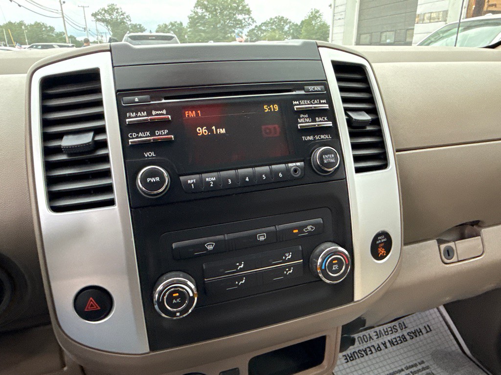 2013 Nissan Frontier Image 26