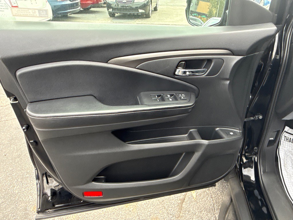 2019 Honda Ridgeline Image 31
