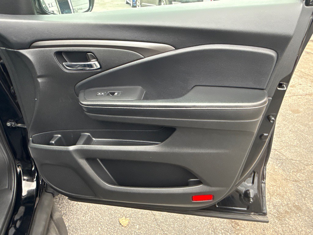 2019 Honda Ridgeline Image 34