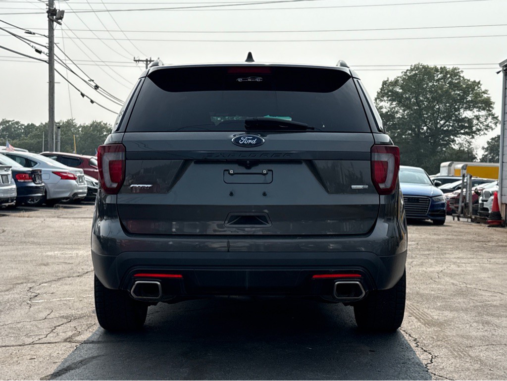 2017 Ford Explorer Image 4