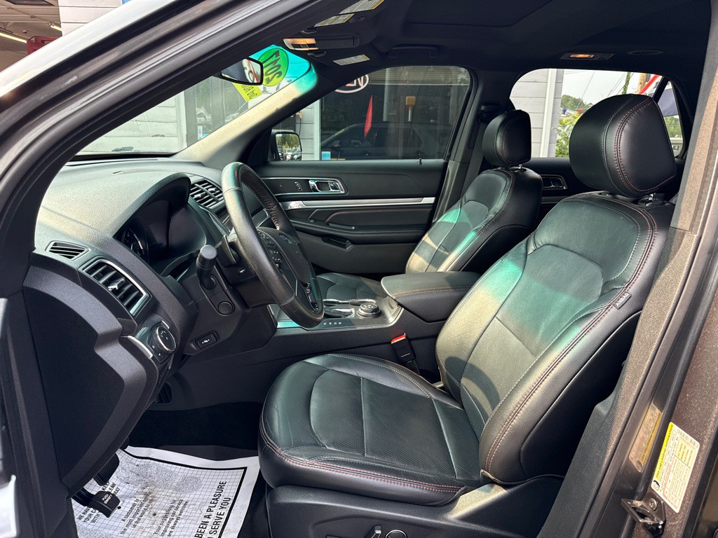 2017 Ford Explorer Image 10