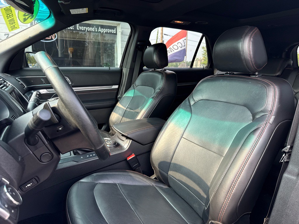 2017 Ford Explorer Image 11