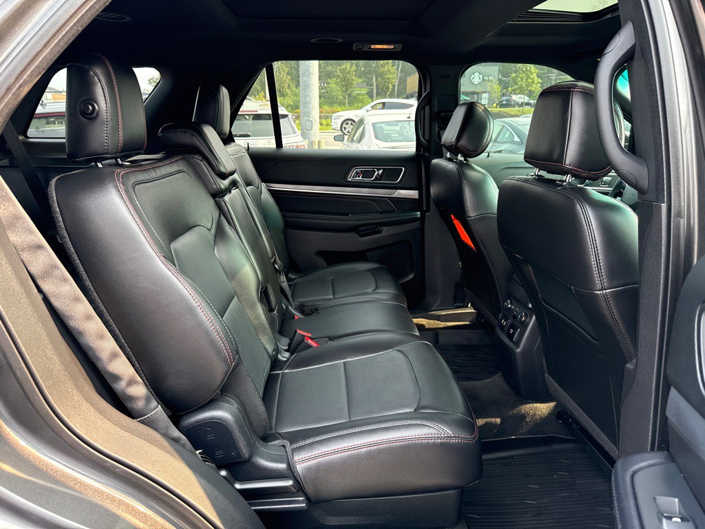 2017 Ford Explorer Image 14