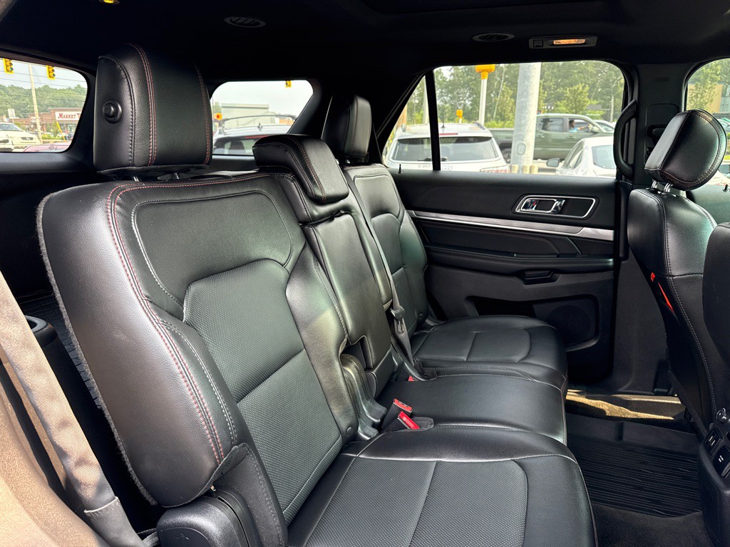 2017 Ford Explorer Image 15