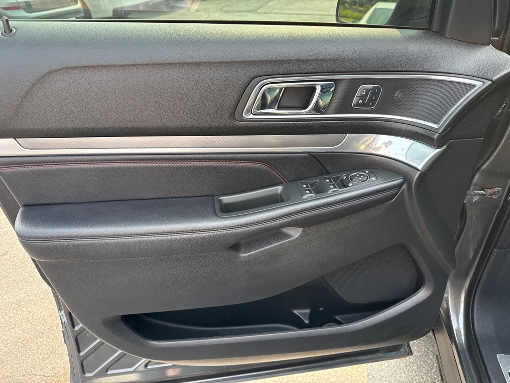2017 Ford Explorer Image 25