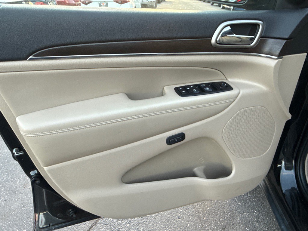 2015 Jeep Grand Cherokee Image 23