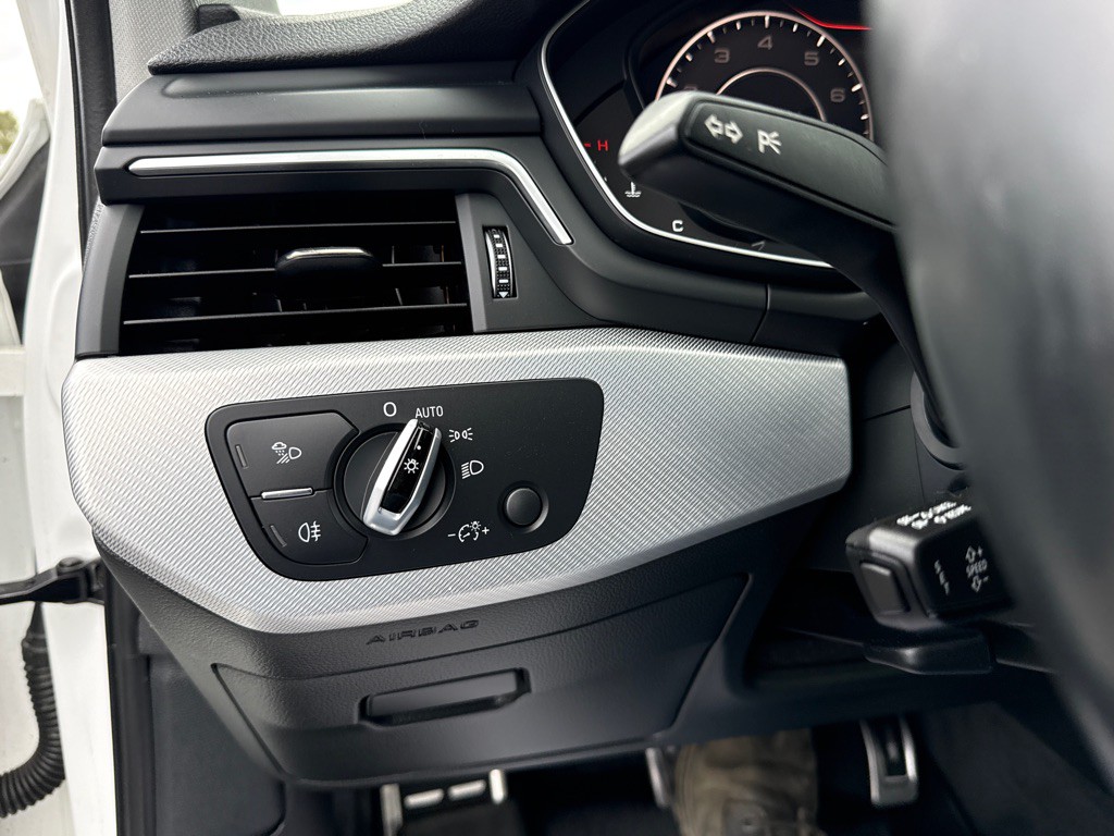 2017 Audi A4 Image 27