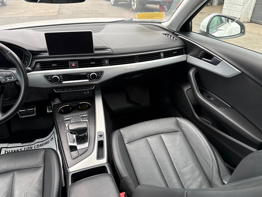 2017 Audi A4 Image 32