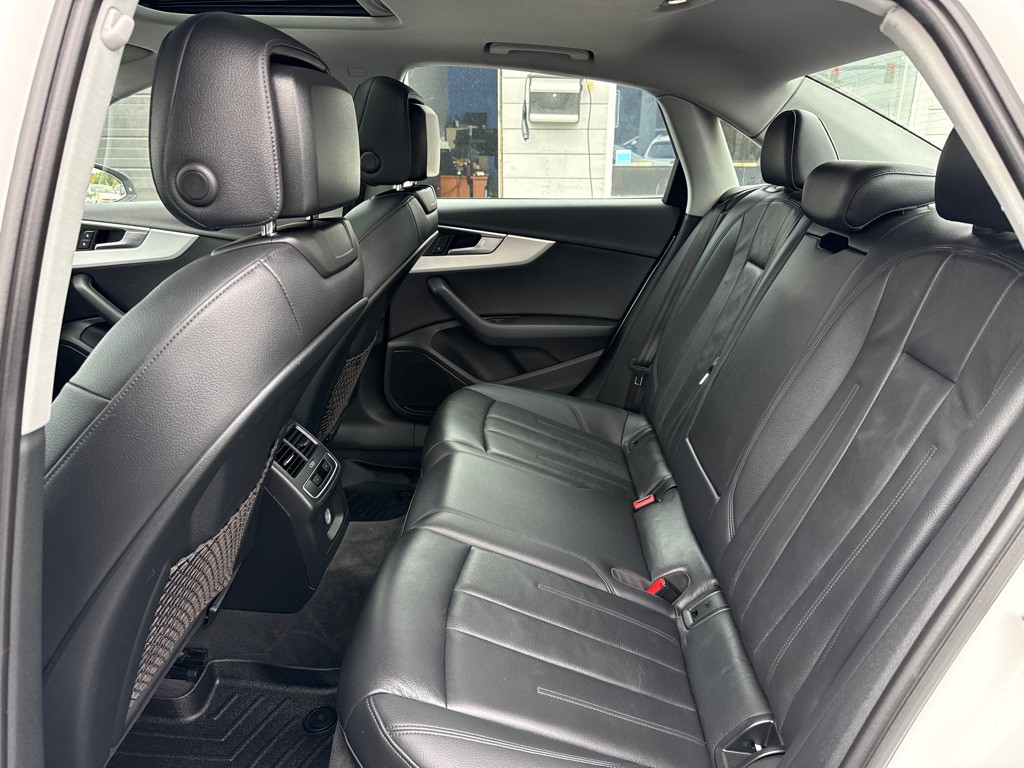 2017 Audi A4 Image 38